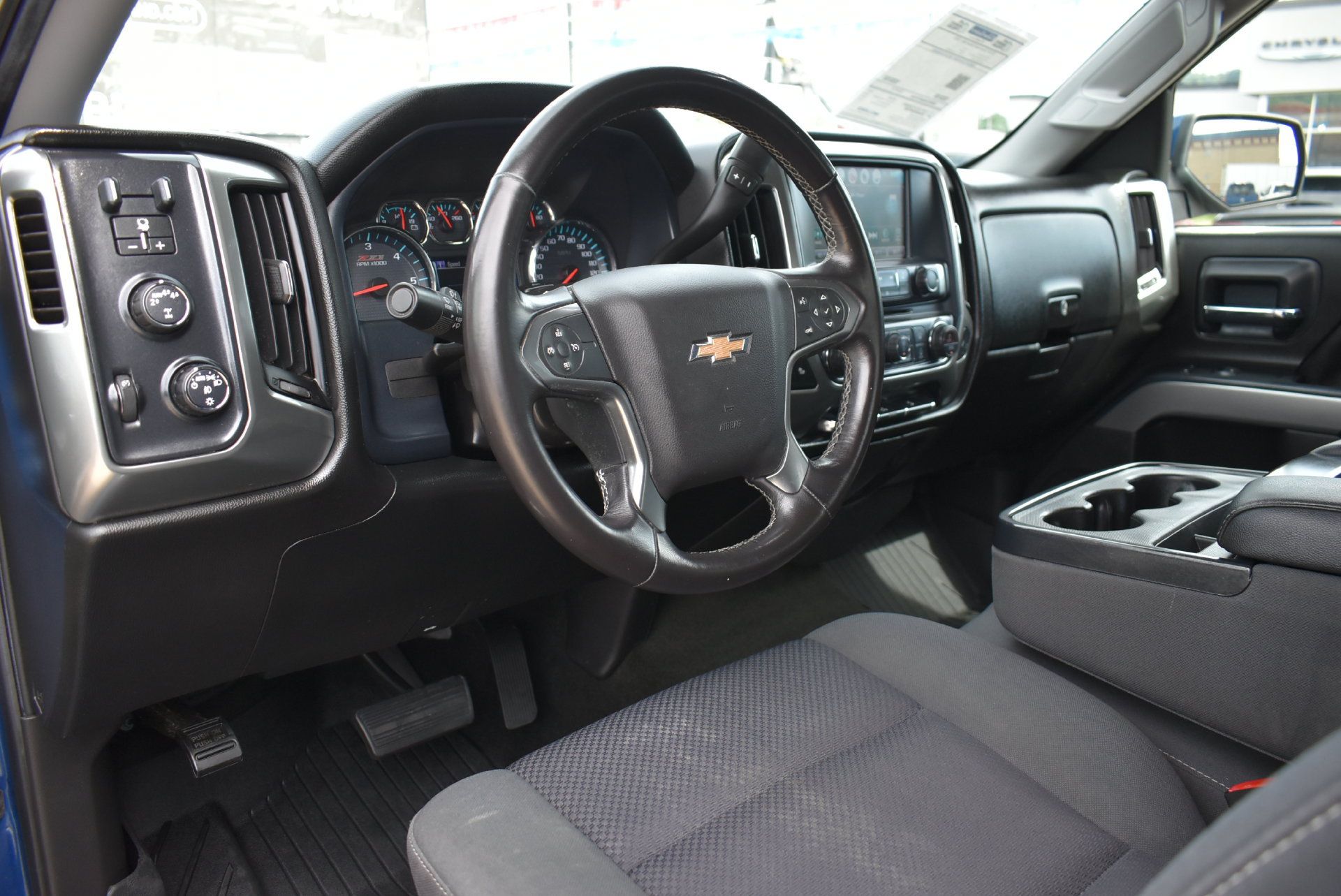 Used 2018 Chevrolet Silverado 1500 LT w/ All Star Edition AWD/4WD image 17