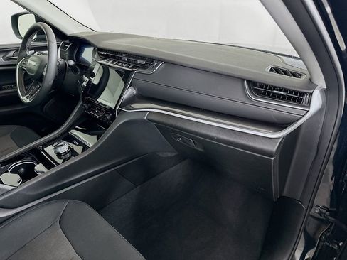 Certified 2023 Jeep Grand Cherokee Laredo w/ Luxury Tech Group I image 41