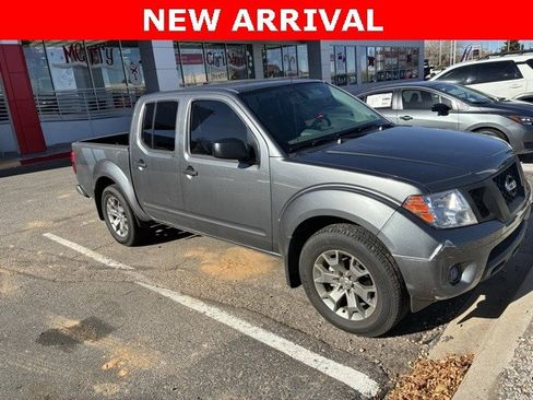 Used 2020 Nissan Frontier SV image 1