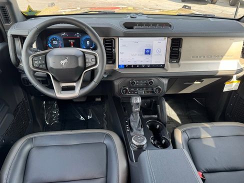 New 2025 Ford Bronco Outer Banks w/ Sasquatch Package image 5