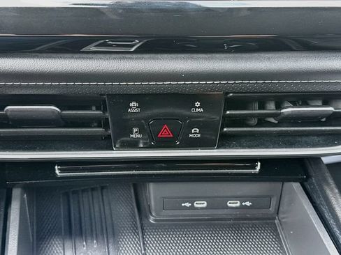 Used 2026 Volkswagen Atlas SE AWD/4WD image 16