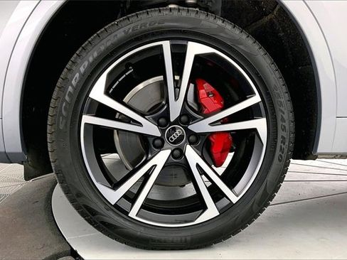 Certified 2025 Audi Q5 2.0T Premium Plus image 9