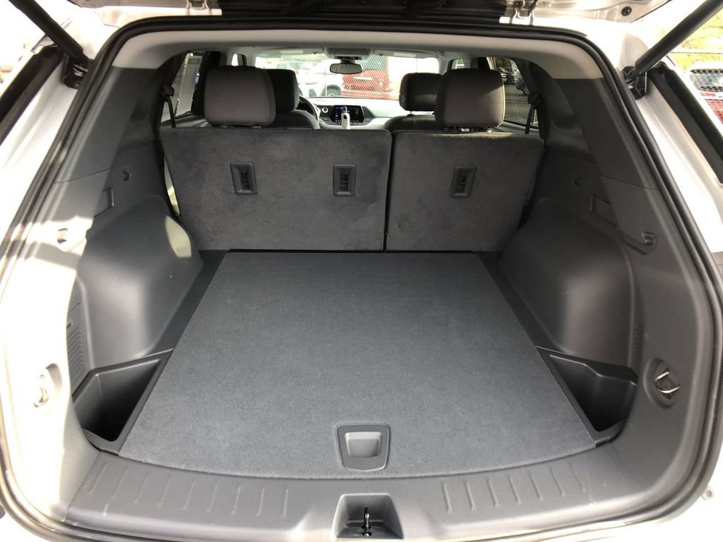 Used 2022 Chevrolet Blazer LT FWD image 22