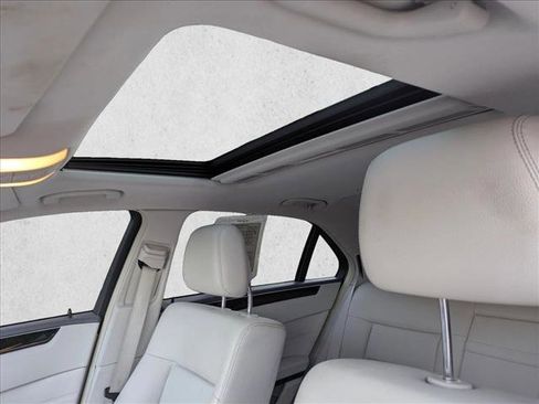 Used 2014 Mercedes-Benz E 350 Sedan image 16