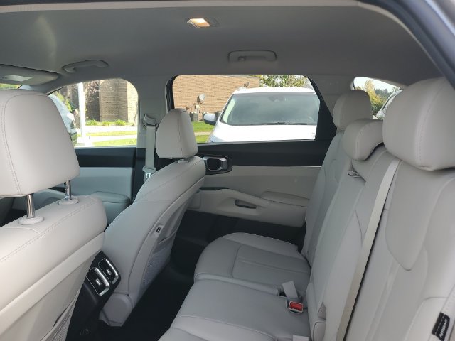 Certified 2026 Kia Sorento EX AWD/4WD image 9