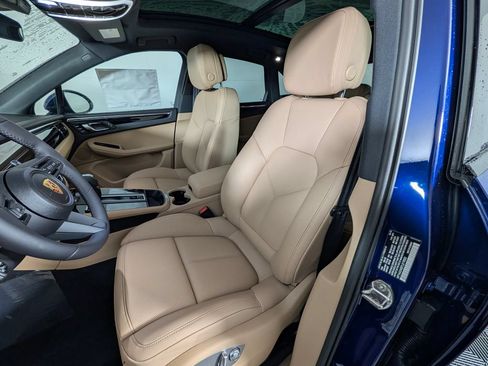 New 2026 Porsche Macan AWD/4WD image 5