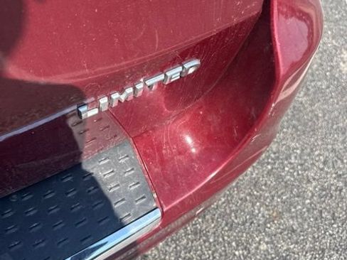 Used 2011 Chrysler Town & Country Limited FWD image 10