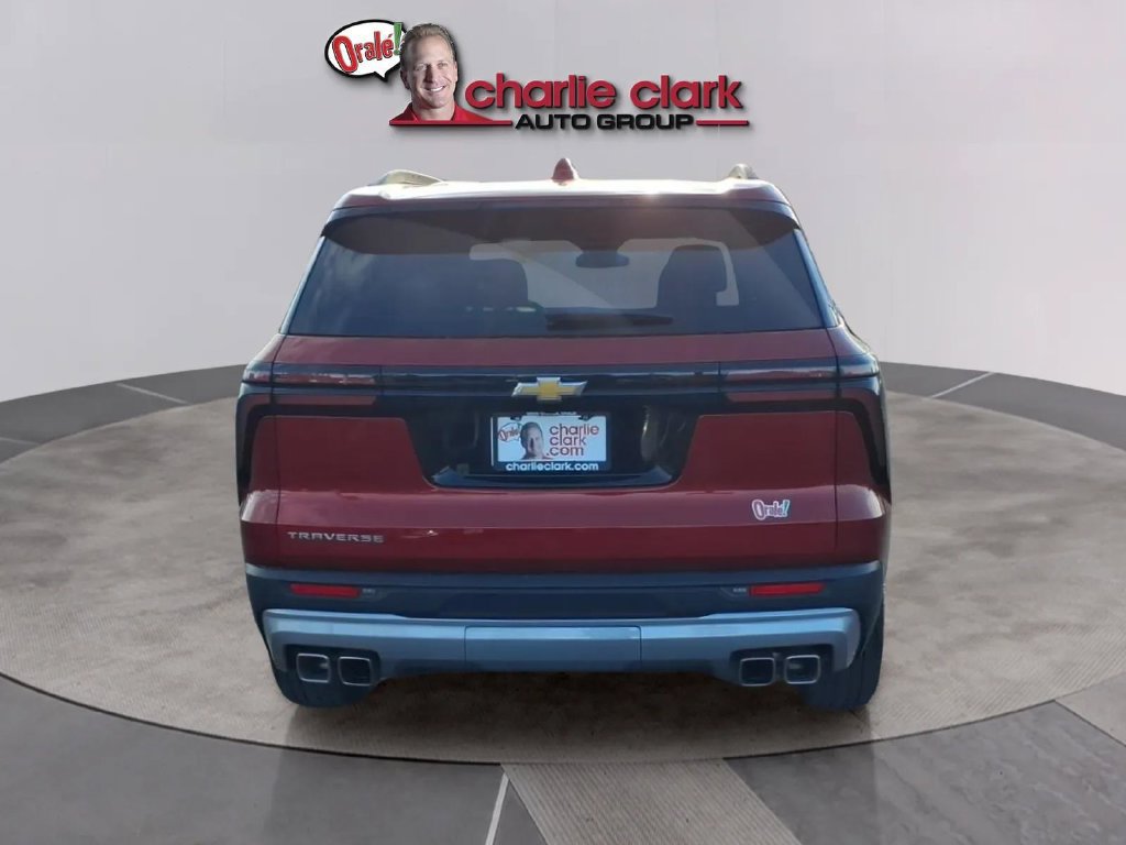 Used 2026 Chevrolet Traverse LT FWD image 4
