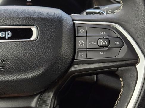 Used 2024 Jeep Grand Cherokee Altitude AWD/4WD image 28