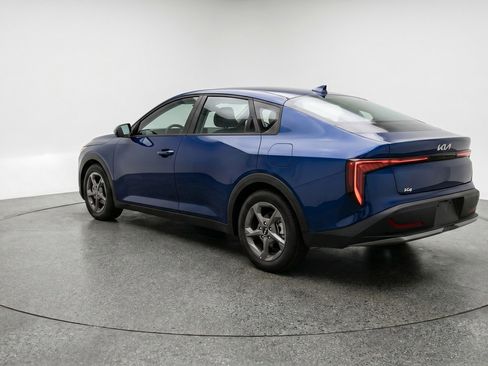 Used 2025 Kia K4 LXS FWD image 6