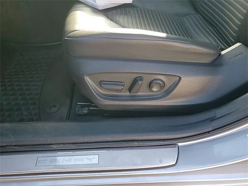 Used 2023 Toyota Camry SE image 13