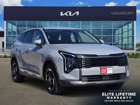 Used 2026 Kia Sportage EX FWD image 3
