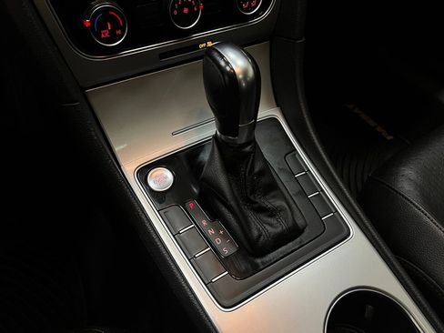 Used 2019 Volkswagen Passat 2.0T Wolfsburg w/ Wheels & Sunroof Package image 27