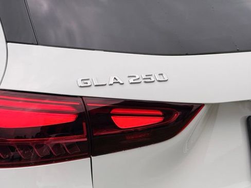 New 2026 Mercedes-Benz GLA 250 4MATIC image 9