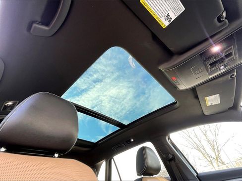 Used 2023 Volkswagen Atlas Cross Sport SEL Premium R-Line image 22