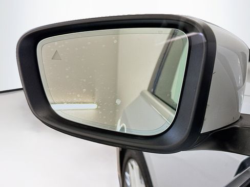 Used 2025 BMW 330i xDrive Sedan AWD/4WD image 16