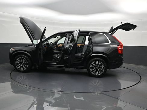 Used 2021 Volvo XC90 T6 Momentum AWD/4WD image 34