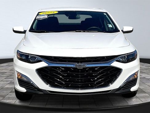 Used 2025 Chevrolet Malibu RS image 3