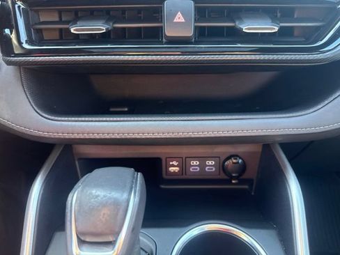 Used 2022 Toyota Highlander XSE FWD image 33