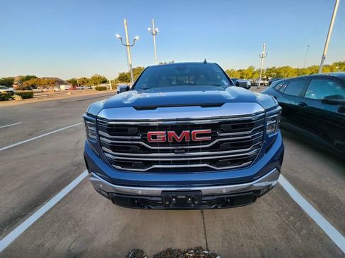 Used 2024 GMC Sierra 1500 SLT AWD/4WD image 2