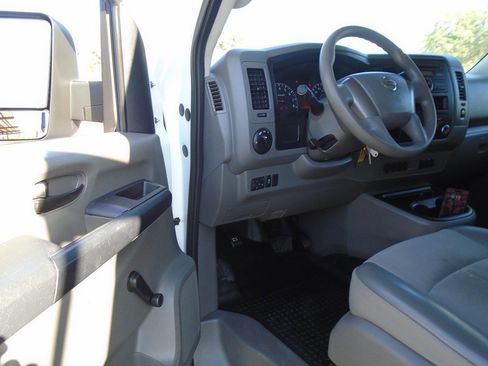 Used 2017 Nissan NV 2500 S image 7