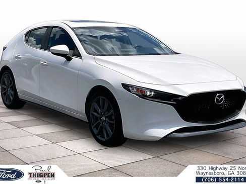 Used 2023 MAZDA MAZDA3 s FWD image 1