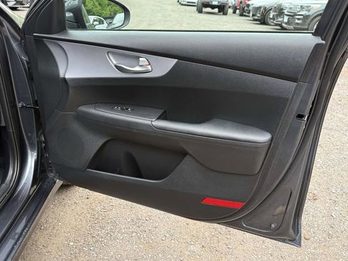 Used 2022 Kia Forte LXS FWD image 7