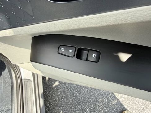Certified 2025 Kia Soul EX FWD image 35