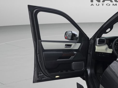 Used 2025 Toyota Sequoia Capstone image 8