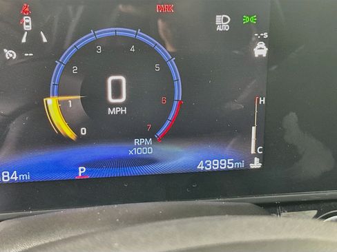 Used 2024 Chevrolet Trax RS FWD image 19