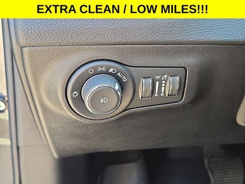 Used 2020 Jeep Compass Limited AWD/4WD image 12
