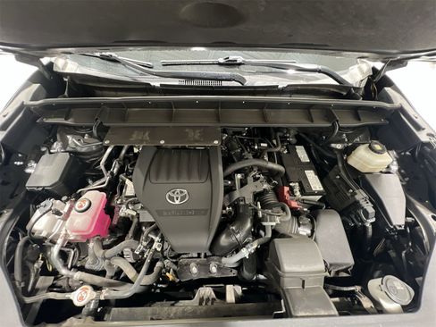 Used 2023 Toyota Highlander XLE image 26
