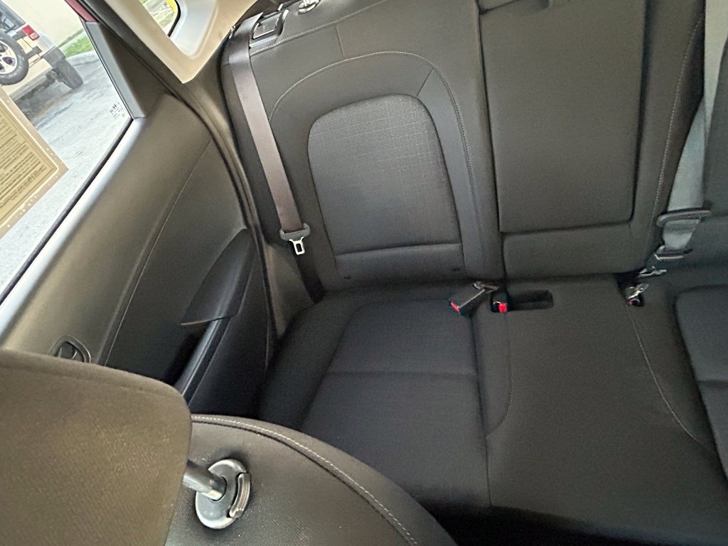 Used 2023 Hyundai Kona SEL AWD/4WD image 12