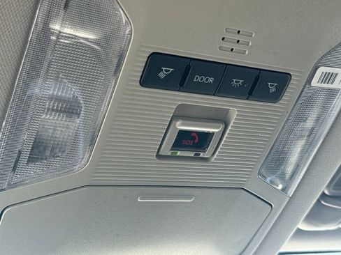 Used 2025 Toyota RAV4 XLE image 30