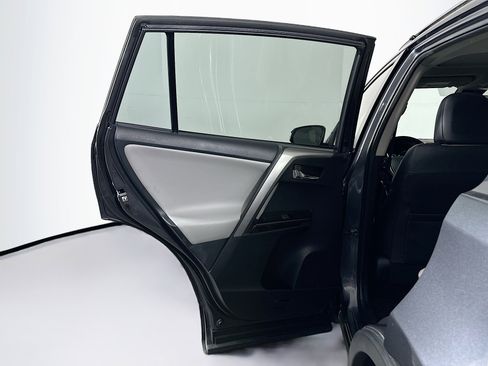 Used 2018 Toyota RAV4 Limited image 27