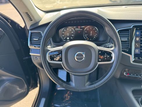 Used 2017 Volvo XC90 T6 Momentum w/ Vision Package image 13