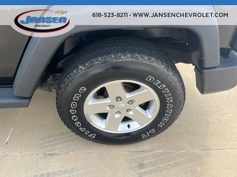 Used 2014 Jeep Wrangler Sport w/ Quick Order Package 24S AWD/4WD image 9