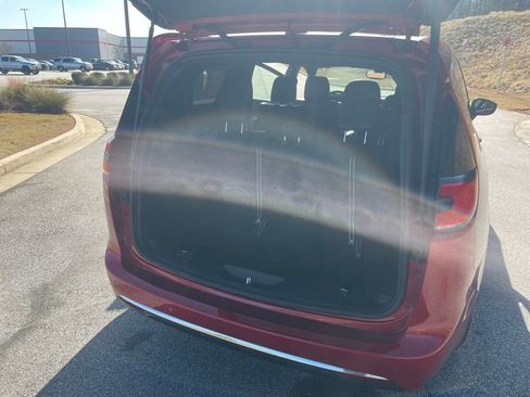 New 2026 Chrysler Pacifica Select image 21