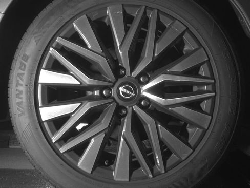 Used 2025 Nissan Altima 2.5 SV image 15