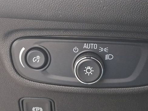 Used 2024 GMC Terrain SLE AWD/4WD image 23