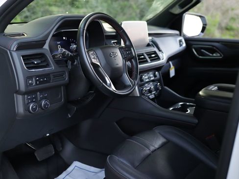Used 2023 Chevrolet Tahoe RST AWD/4WD image 9