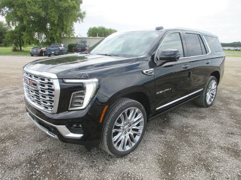 New 2026 GMC Yukon Denali w/ Denali Reserve Package AWD/4WD image 9