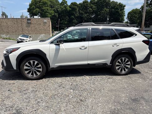 Used 2023 Subaru Outback Limited AWD/4WD image 4