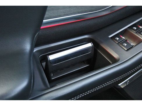 Used 2025 Ford Expedition Platinum image 18