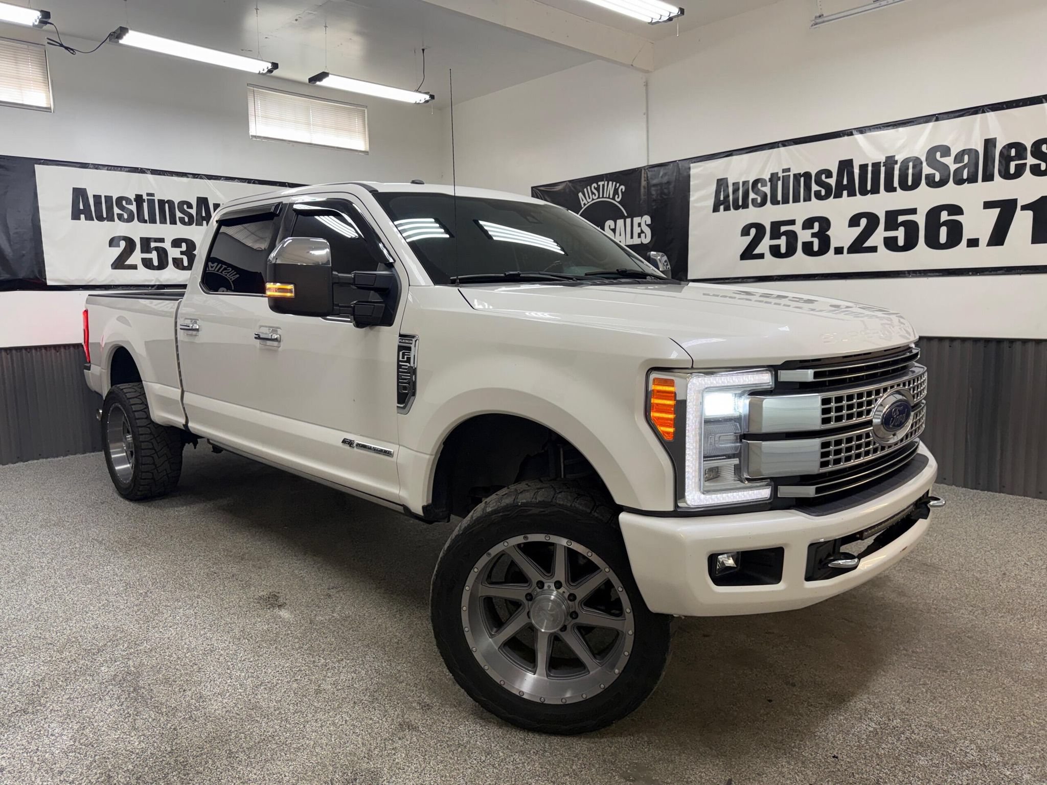 Used 2017 Ford F350 Platinum w/ Platinum Ultimate Package AWD/4WD image 1