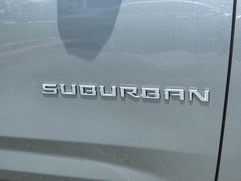 Used 2026 Chevrolet Suburban High Country RWD image 7