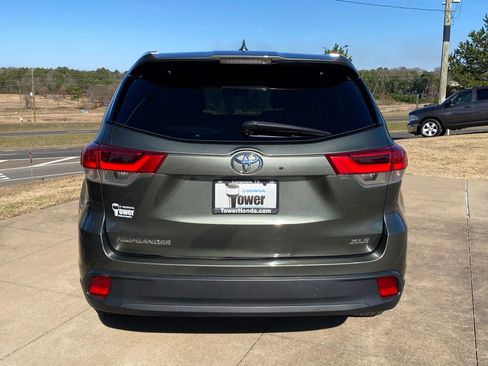 Used 2019 Toyota Highlander XLE image 5