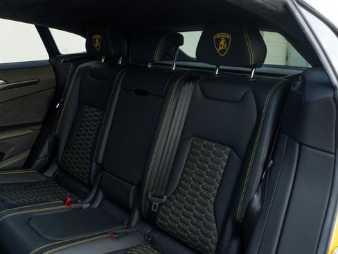 Used 2021 Lamborghini Urus image 26