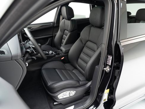 New 2026 Porsche Macan S image 5