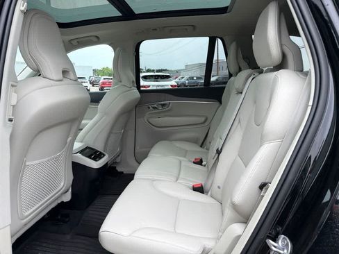 Used 2024 Volvo XC90 B6 Plus w/ Protection Package Premier AWD/4WD image 17